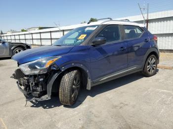  Salvage Nissan Kicks