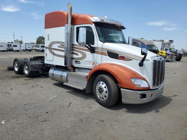  Salvage Peterbilt 579