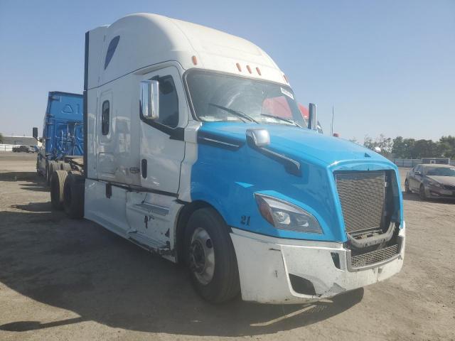  Salvage Freightliner Cascadia 1