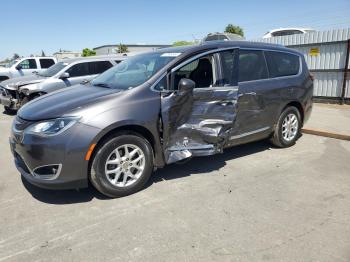  Salvage Chrysler Pacifica