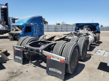  Salvage Freightliner Cascadia 1