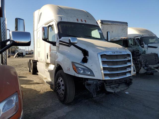  Salvage Freightliner Cascadia 1