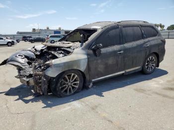  Salvage Nissan Pathfinder