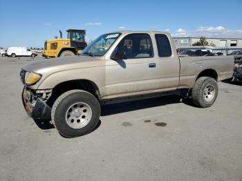  Salvage Toyota Tacoma