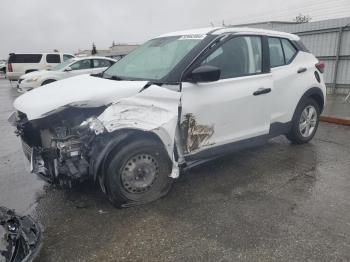  Salvage Nissan Kicks