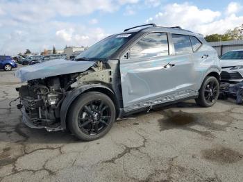  Salvage Nissan Kicks