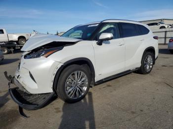  Salvage Toyota Highlander