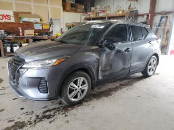  Salvage Nissan Kicks