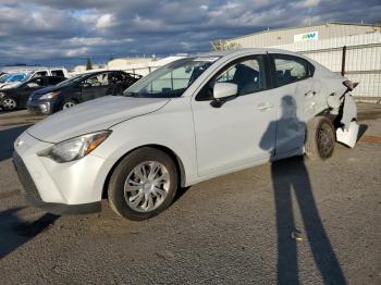  Salvage Toyota Yaris