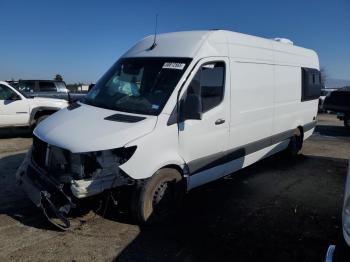  Salvage Mercedes-Benz Sprinter