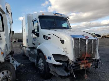  Salvage Peterbilt 579
