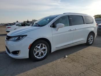  Salvage Chrysler Pacifica