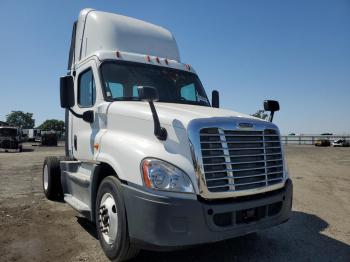  Salvage Freightliner Cascadia