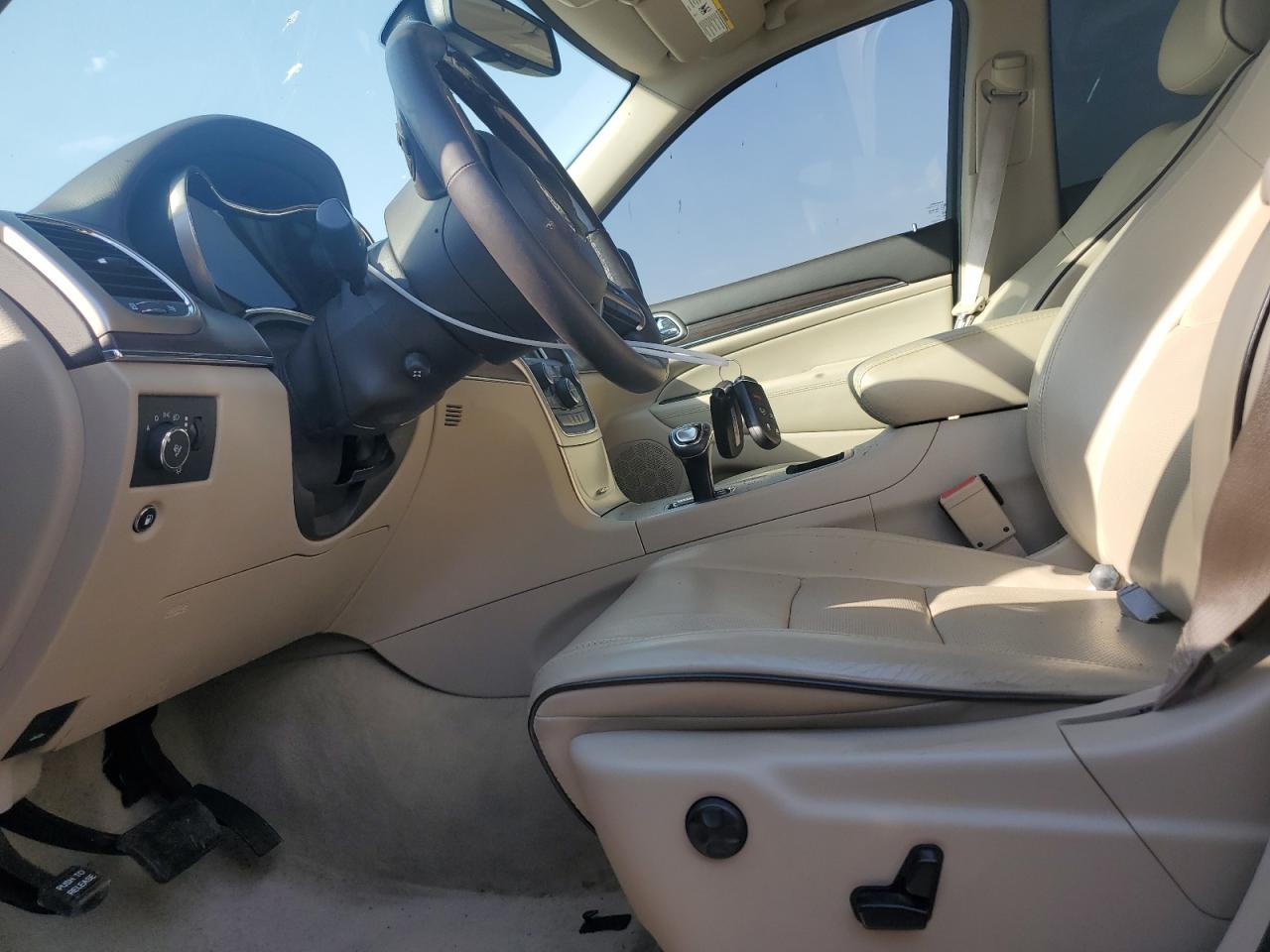 Jeep Grand Cherokee Overland Image 3