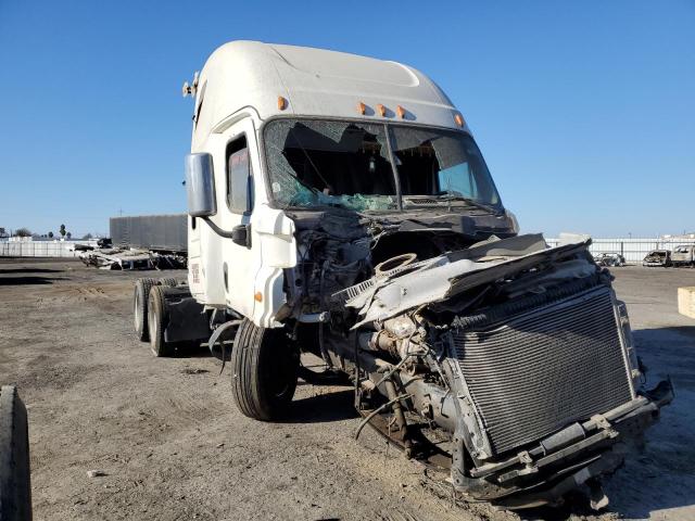  Salvage Freightliner Cascadia 1