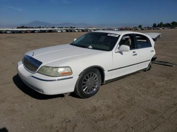  Salvage Lincoln Towncar