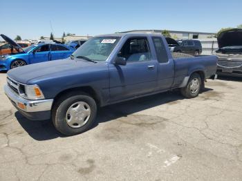  Salvage Toyota Pickup