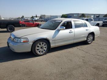  Salvage Lincoln Towncar