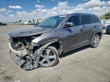  Salvage Toyota Highlander