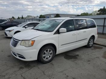  Salvage Chrysler Minivan