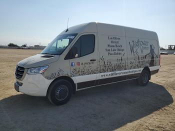  Salvage Mercedes-Benz Sprinter