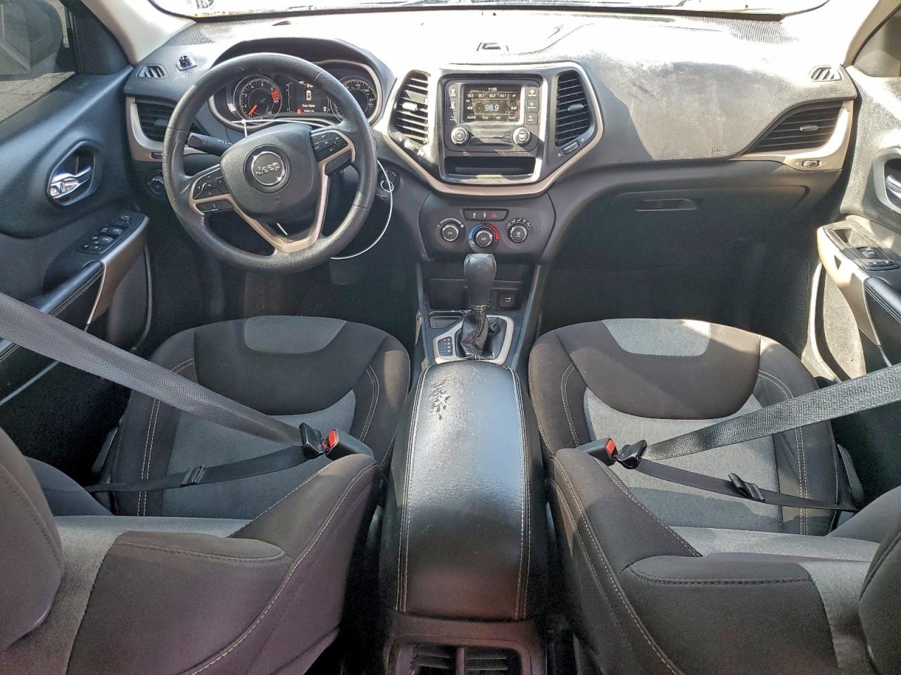 Jeep Grand Cherokee Latitude Image 5