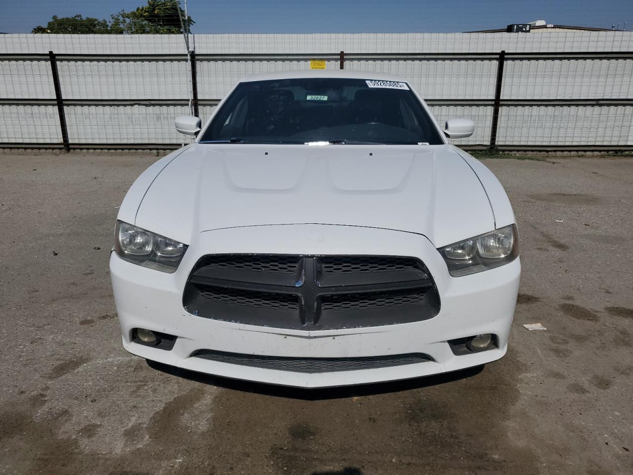Dodge Charger Se Image 11