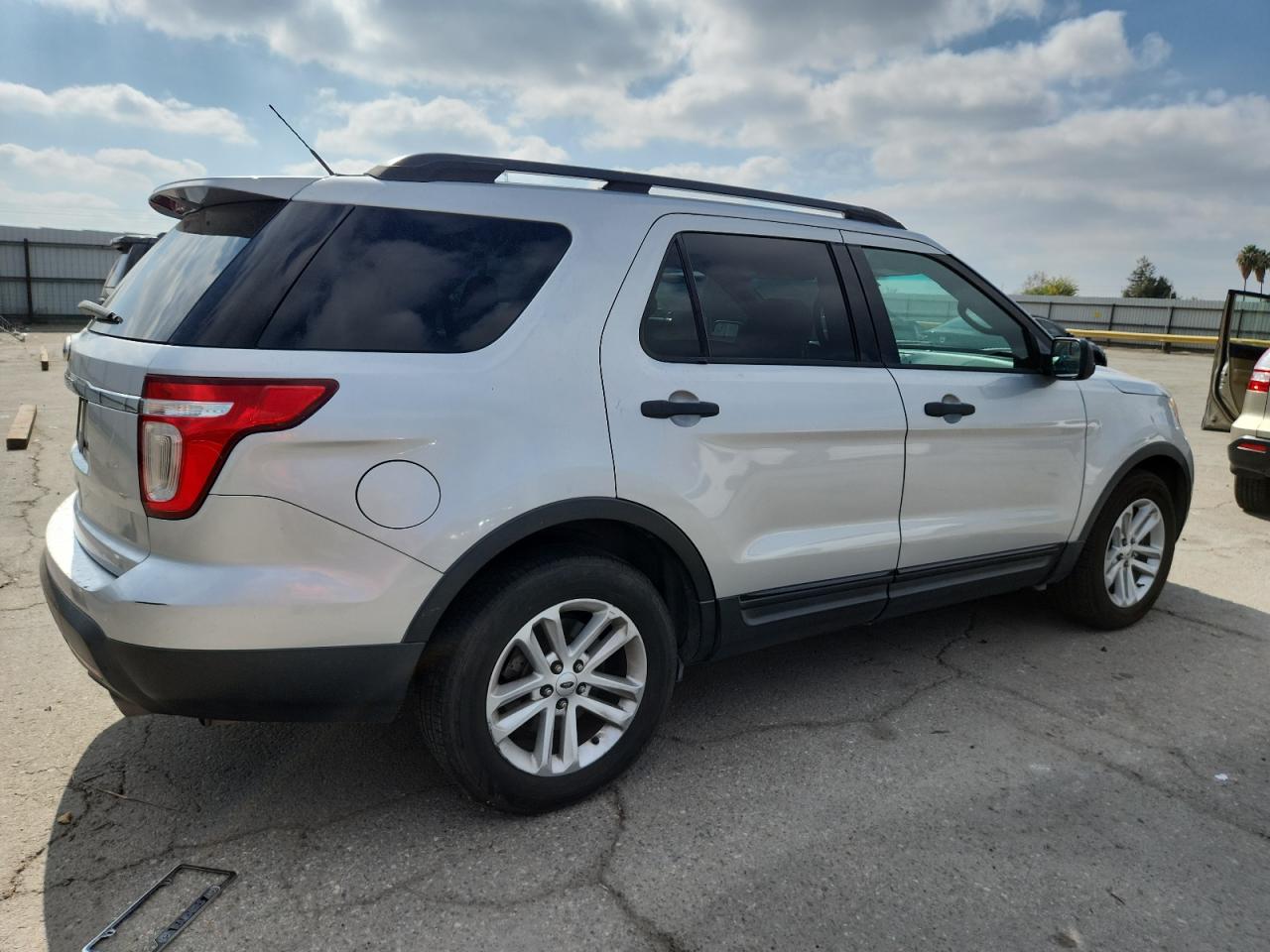 Ford Explorer Image 7