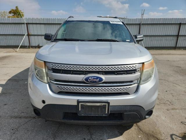 Ford Explorer Image 10