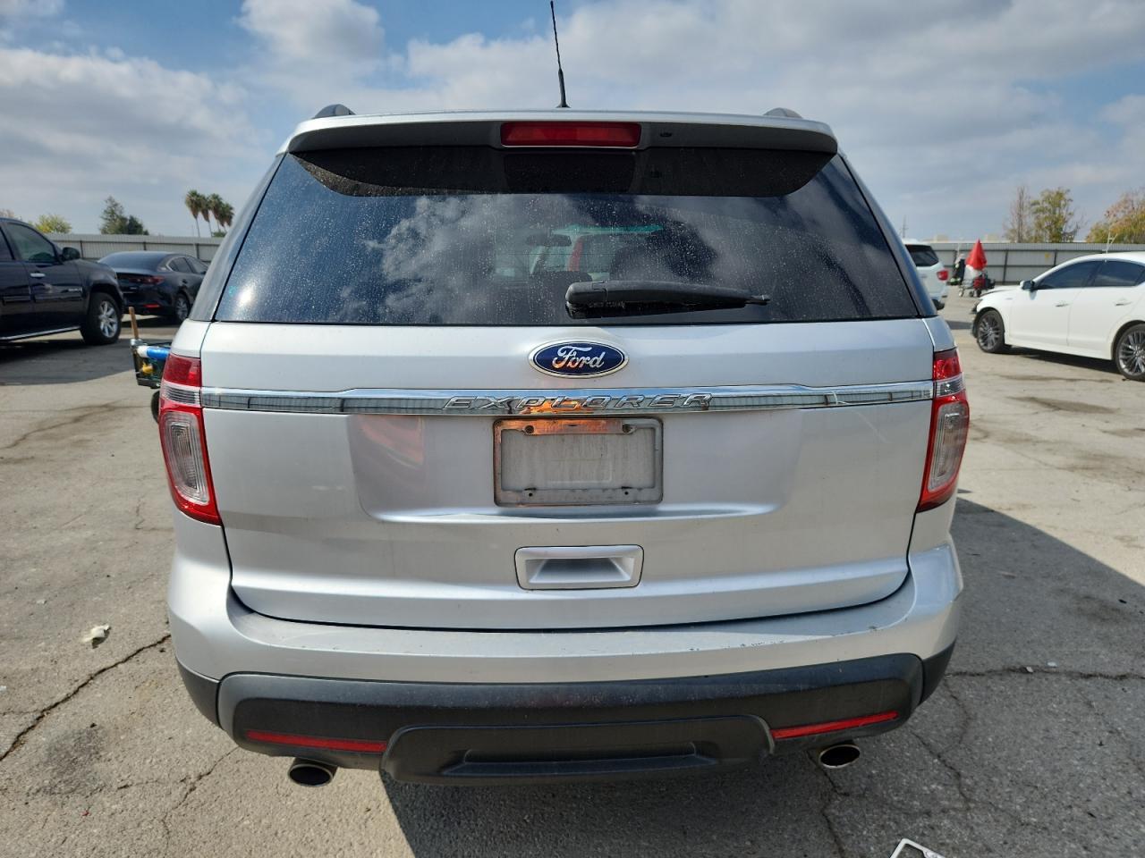 Ford Explorer Image 9