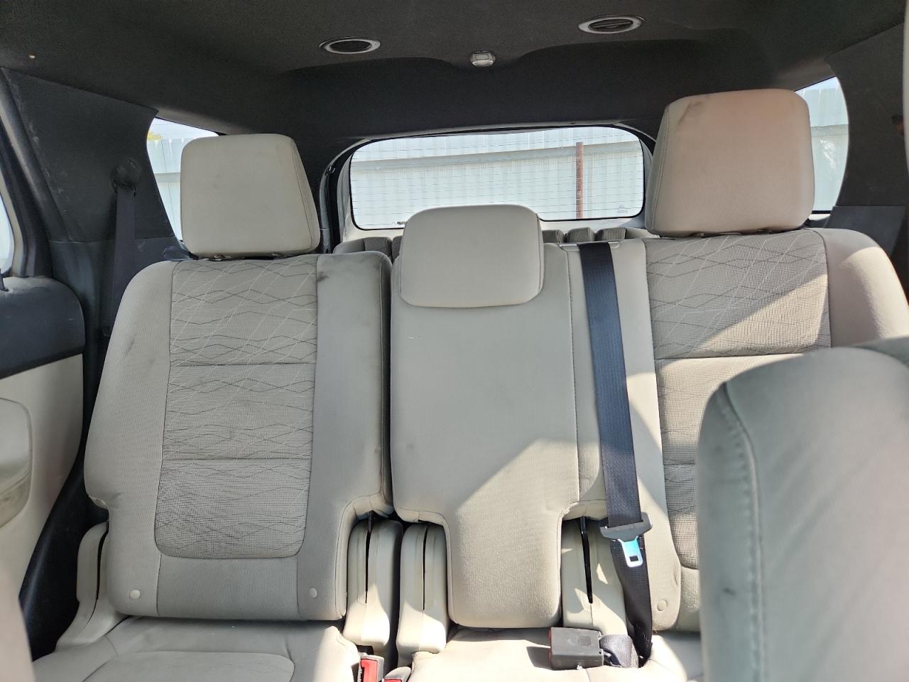 Ford Explorer Image 2