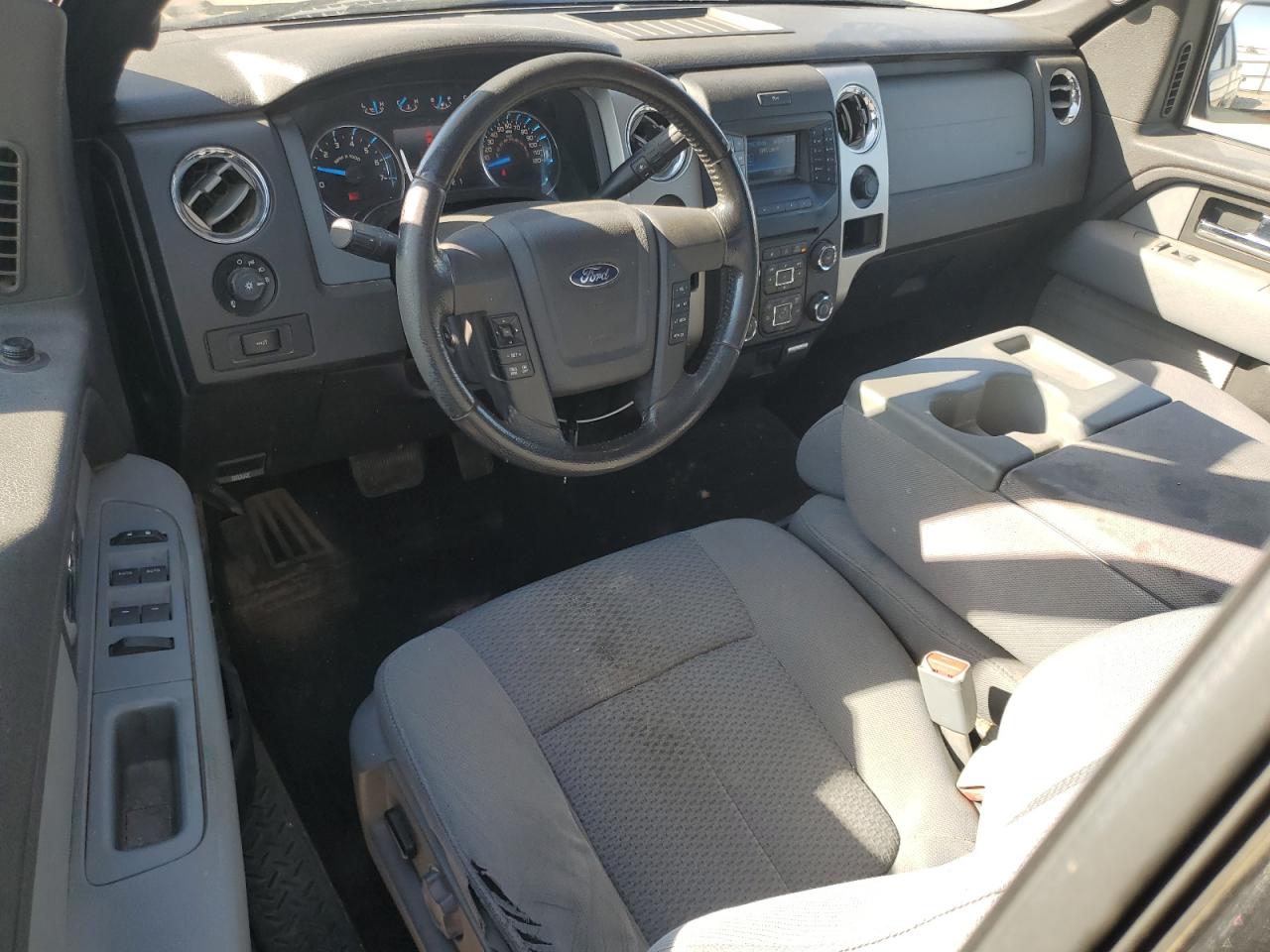 Ford F-150 Super Cab Image 9