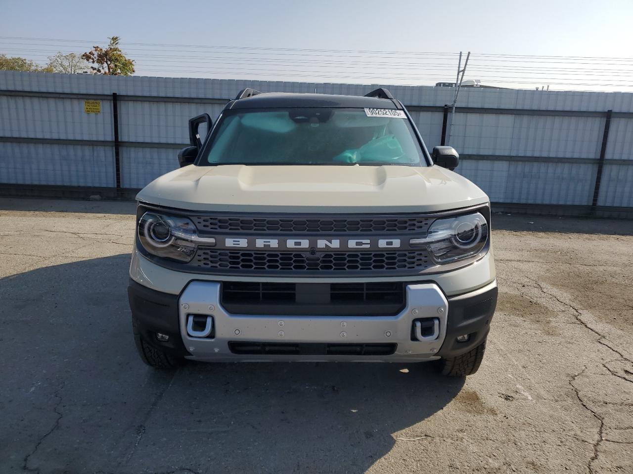 Ford Bronco Badlands Image 4