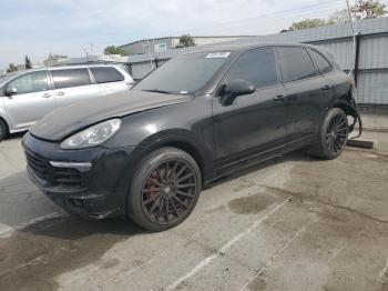  Salvage Porsche Cayenne