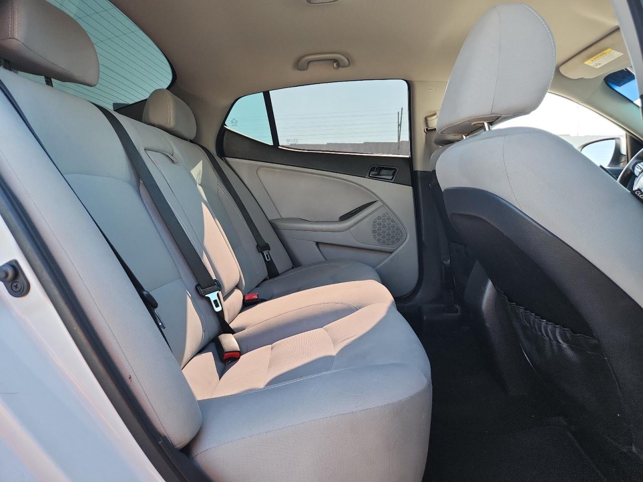 Kia Optima Lx Image 10