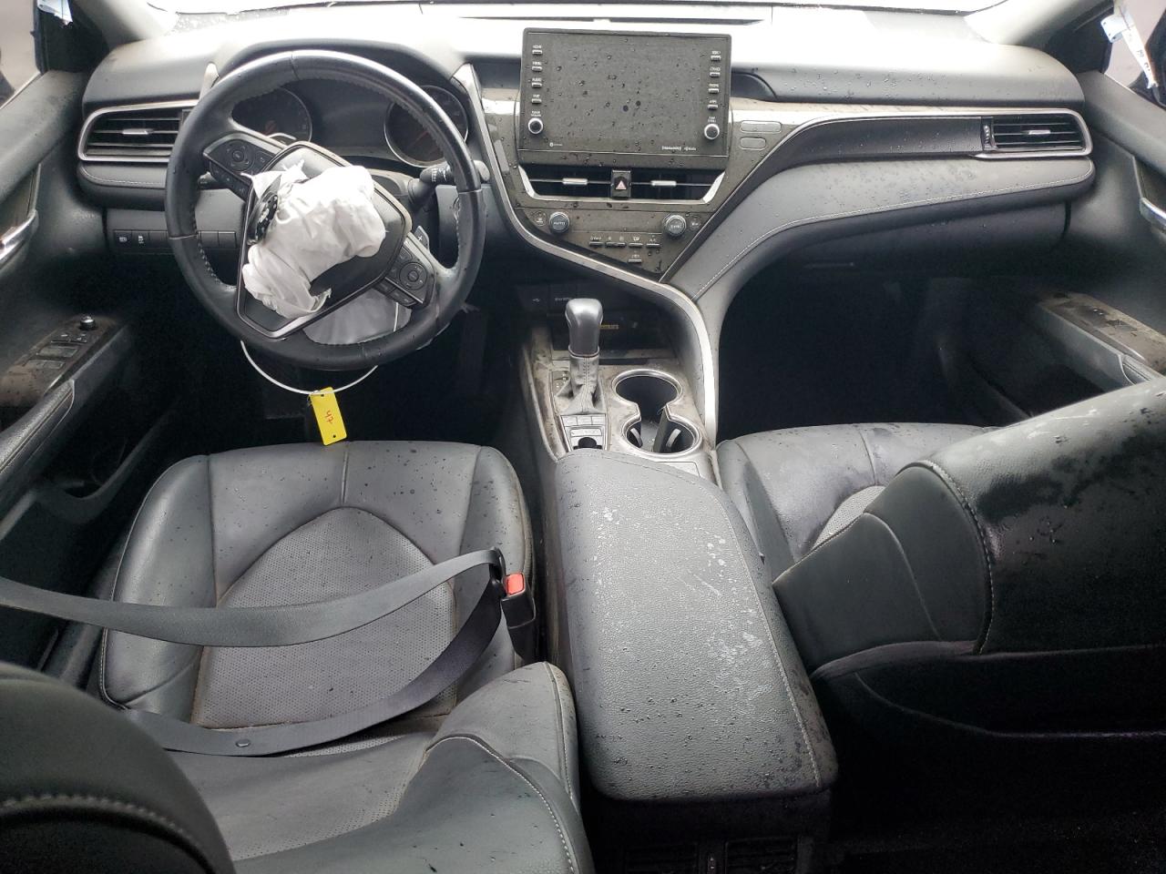 Toyota Camry Xse Image 8