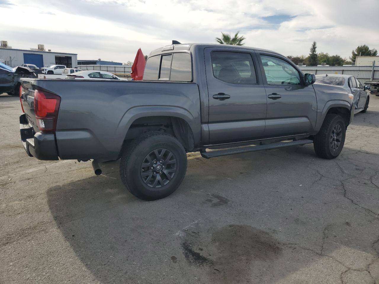 Toyota Tacoma Double Cab Image 4