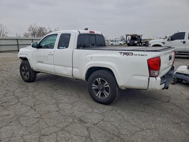 Toyota Tacoma Access Cab Image 10