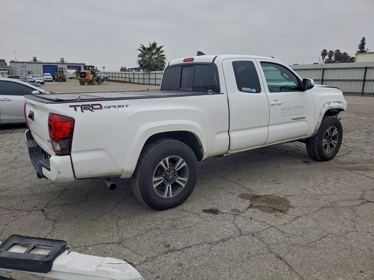 Toyota Tacoma Access Cab Image 9