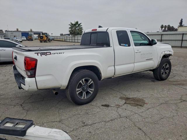 Toyota Tacoma Access Cab Image 9