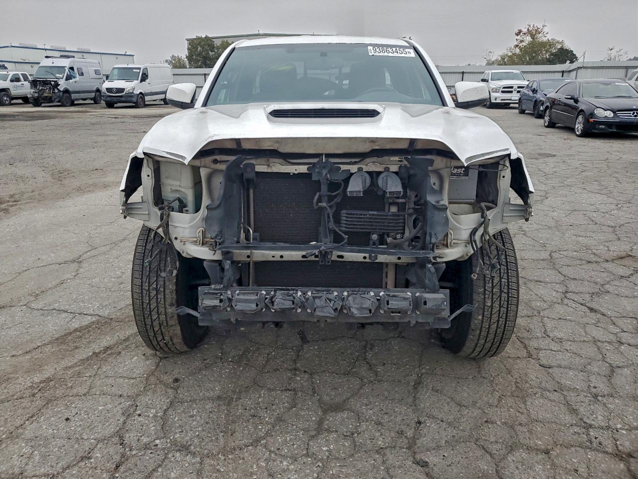 Toyota Tacoma Access Cab Image 12