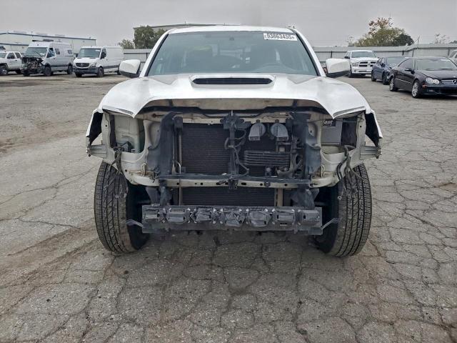 Toyota Tacoma Access Cab Image 12