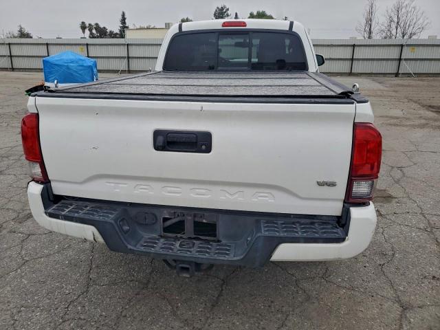 Toyota Tacoma Access Cab Image 11