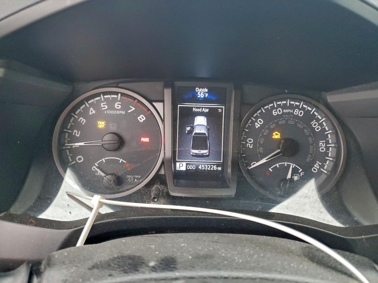 Toyota Tacoma Access Cab Image 3