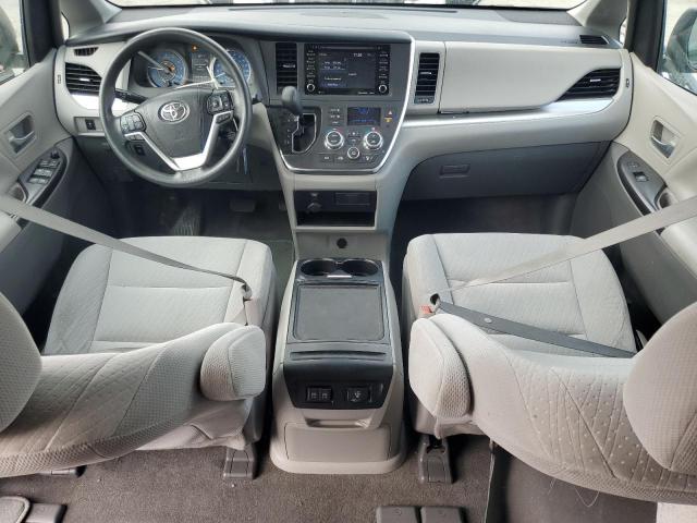 Toyota Sienna Le Image 12