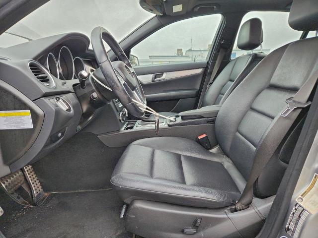Mercedes-Benz C-Class 250 Image 12