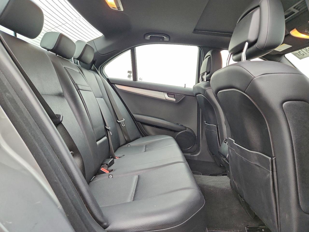 Mercedes-Benz C-Class 250 Image 8