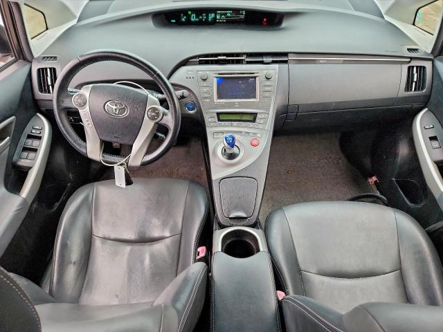 Toyota Prius Image 8