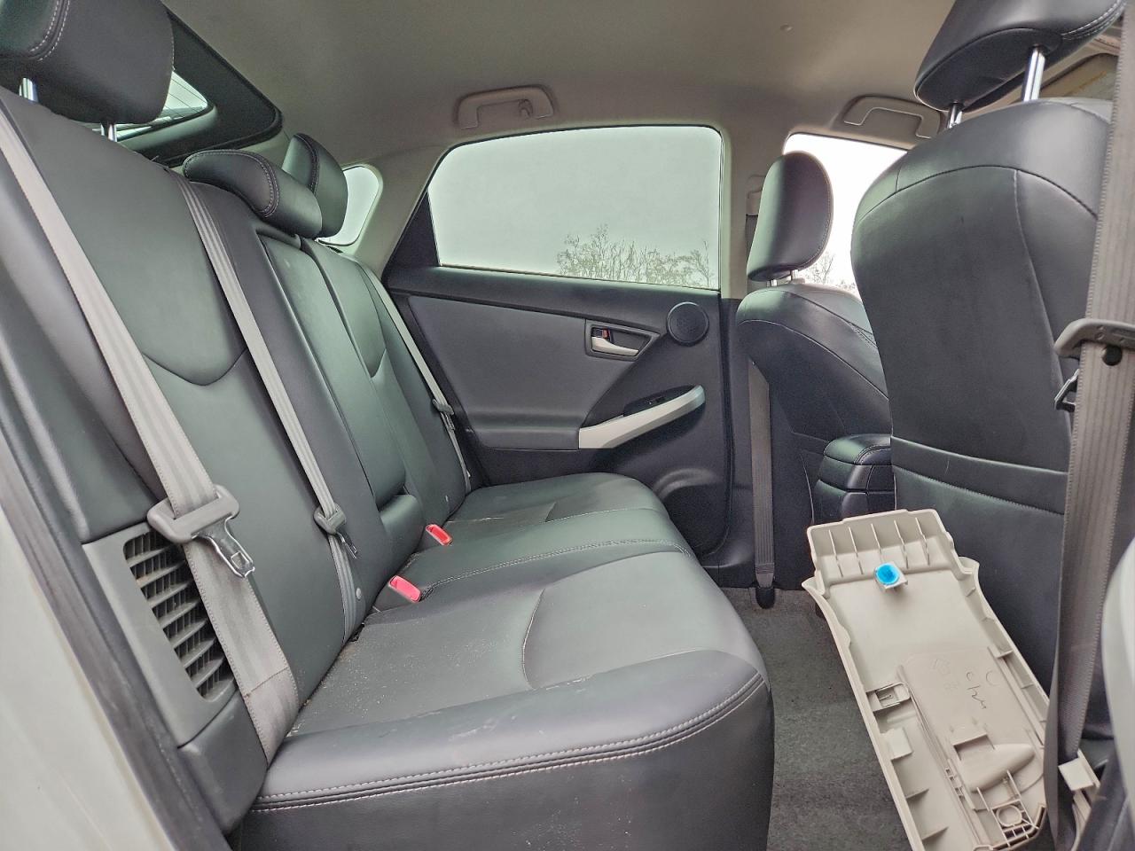 Toyota Prius Image 12