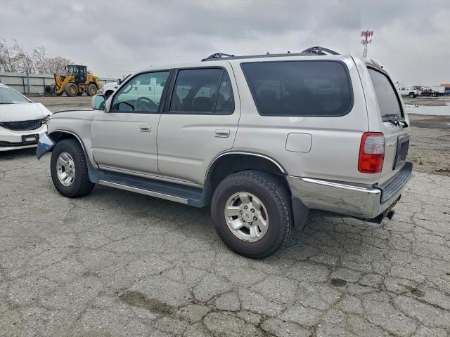 Toyota 4Runner Sr5 Image 2